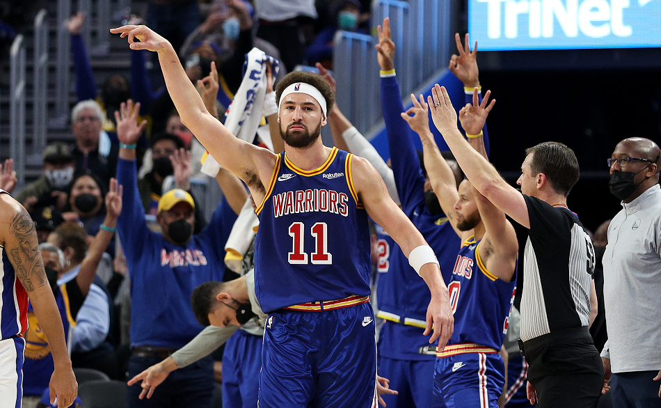 汤普森21分赛季新高 勇士102-86活塞