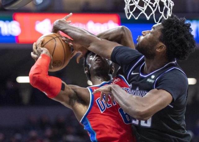 福克斯错失关键球 活塞133-131国王