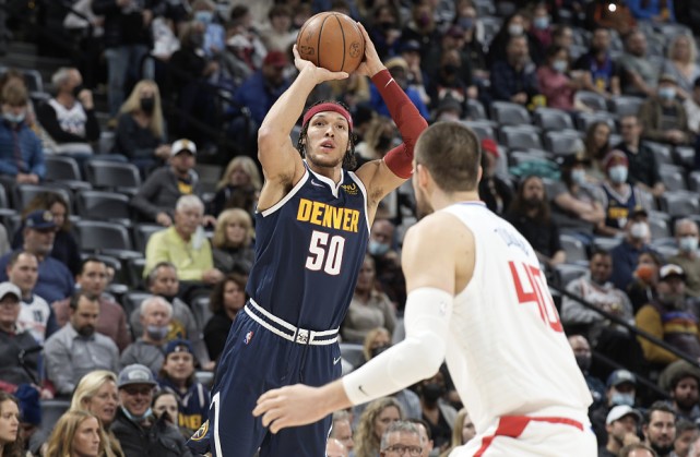 约基奇49＋14＋10 掘金130-128快船