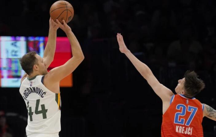 亚历山大空砍33＋7＋8 爵士116-103雷霆