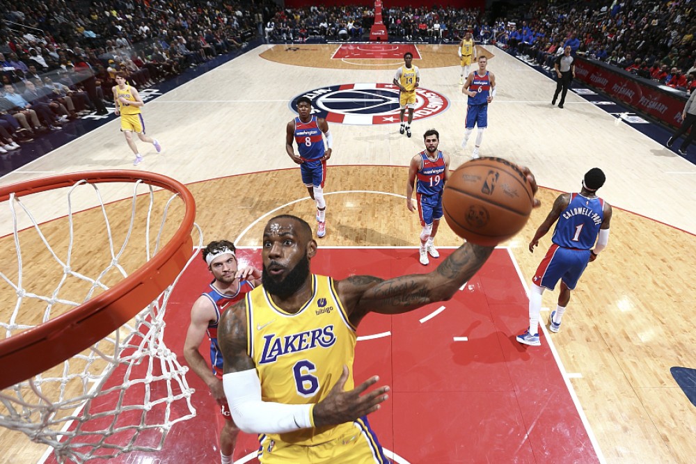 詹姆斯38＋10＋6 奇才127-119战胜湖人