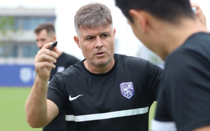 武汉三镇足球队主教练介绍